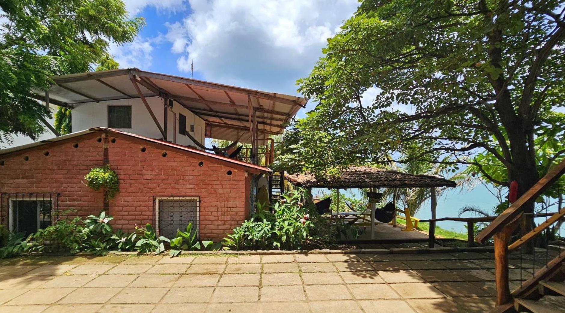 Monkey House Hostel Tola Exterior photo