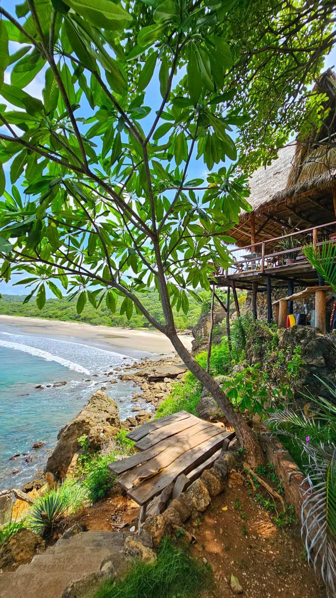 Monkey House Hostel Tola Exterior photo