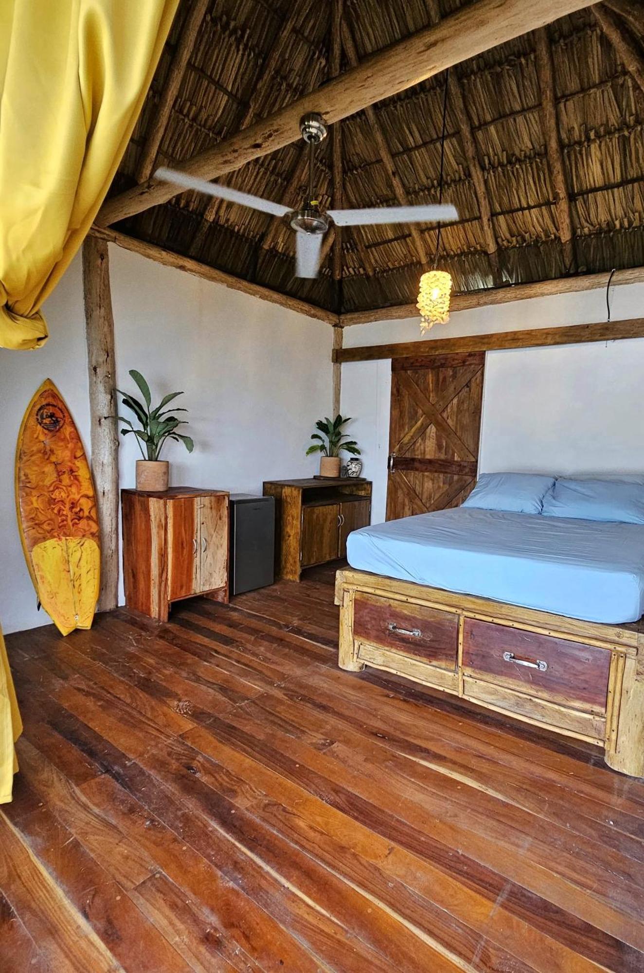 Monkey House Hostel Tola Exterior photo